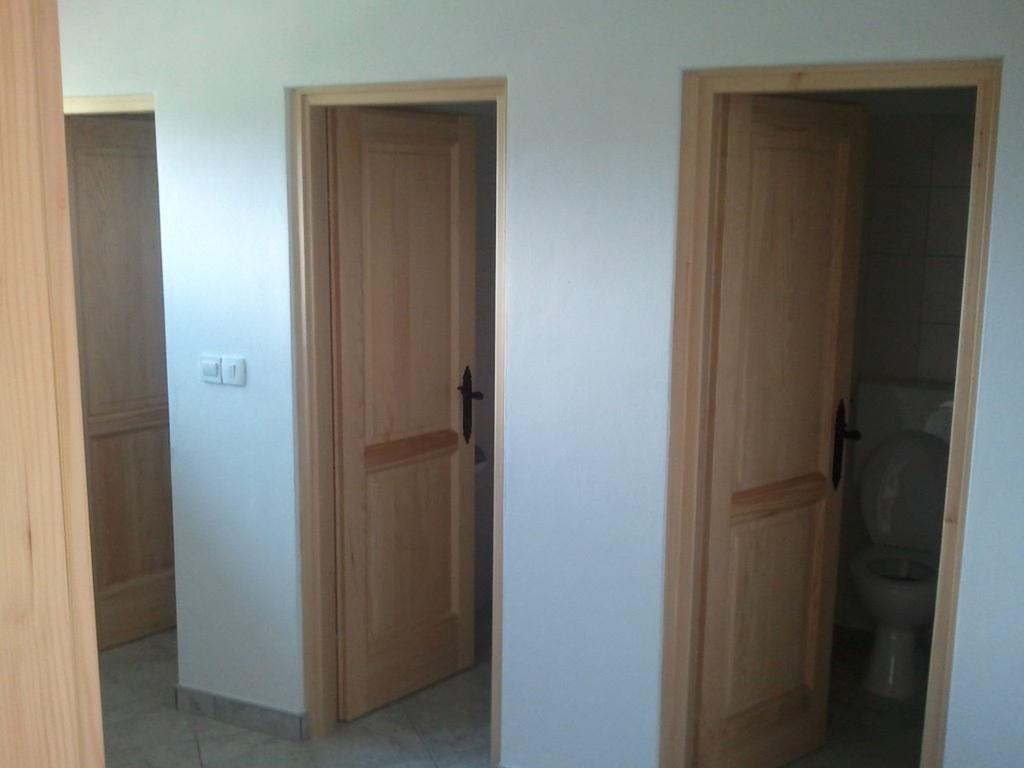Bungalows Rizvan City Brusane Rum bild